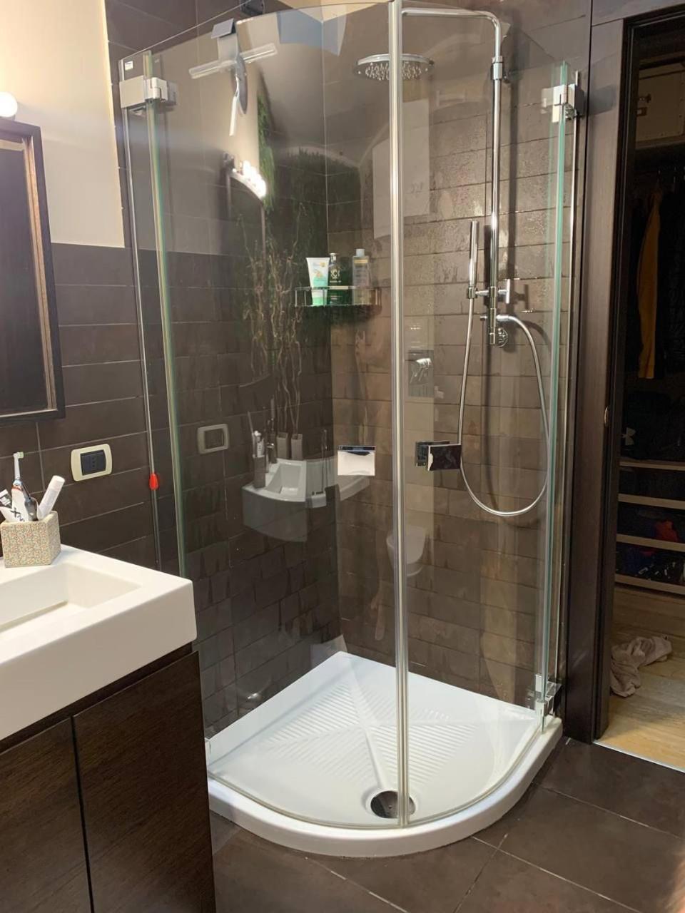 Residenza Taliedo, In Casa Privata, Abitata, Solo Camera Doppia E Bagno Personale 米兰 外观 照片